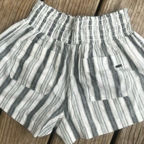 O’Neill women’s XS striped shorts - Picture 4 of 7